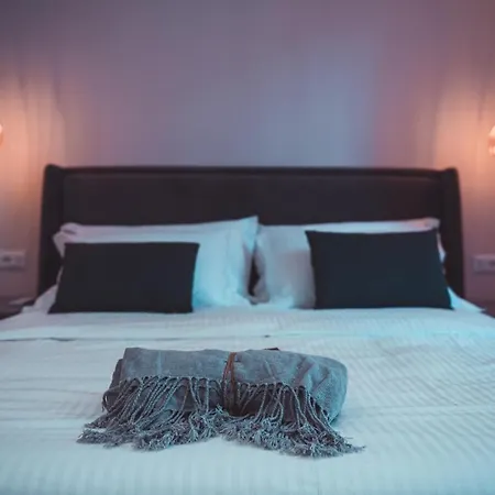 Апартаменты Tam Skanderbeg Square Center No2