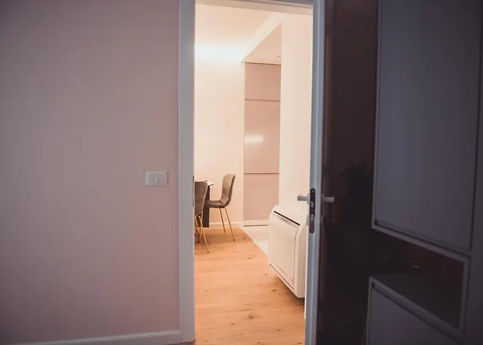 Tam Skanderbeg Square Center No2 地拉那