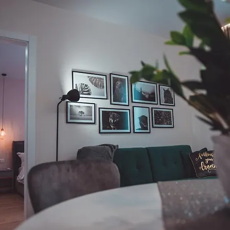 Tam Skanderbeg Square Center No2 *