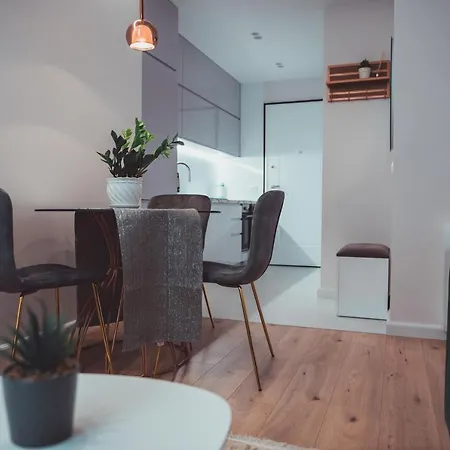 Apartment Tam Skanderbeg Square Center No2 *