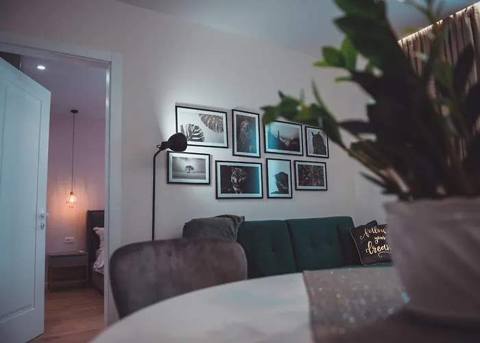 Tam Skanderbeg Square Center No2 *